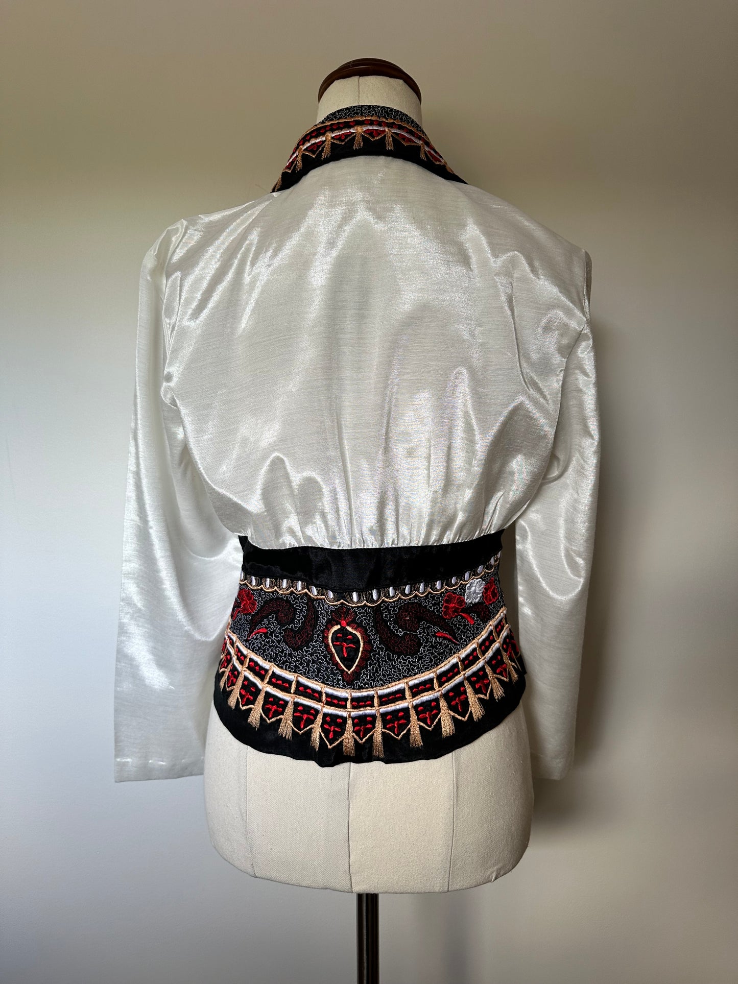 1980s Embroidered Shirt (8-10)