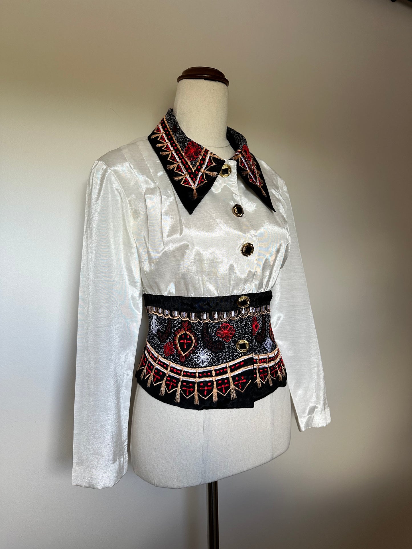 1980s Embroidered Shirt (8-10)