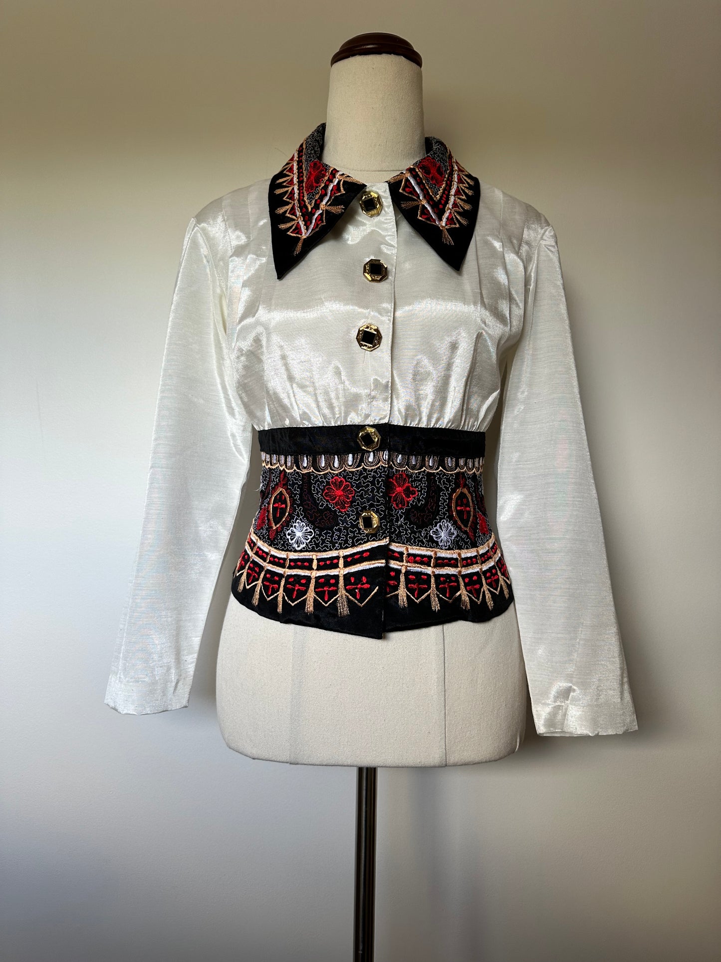 1980s Embroidered Shirt (8-10)