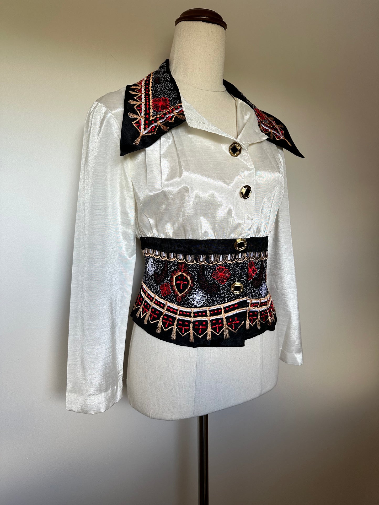 1980s Embroidered Shirt (8-10)