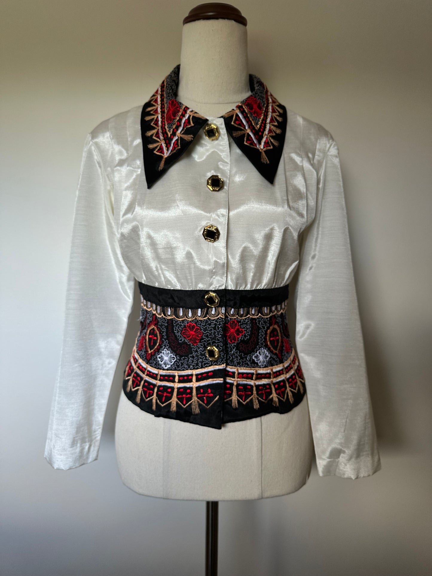1980s Embroidered Shirt (8-10)