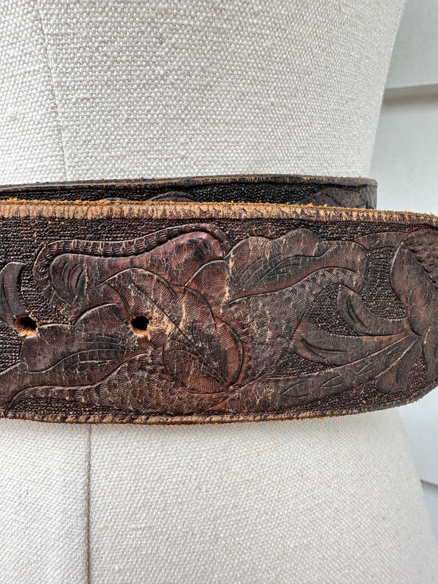 Vintage Tooled Leather Belt (86cm)