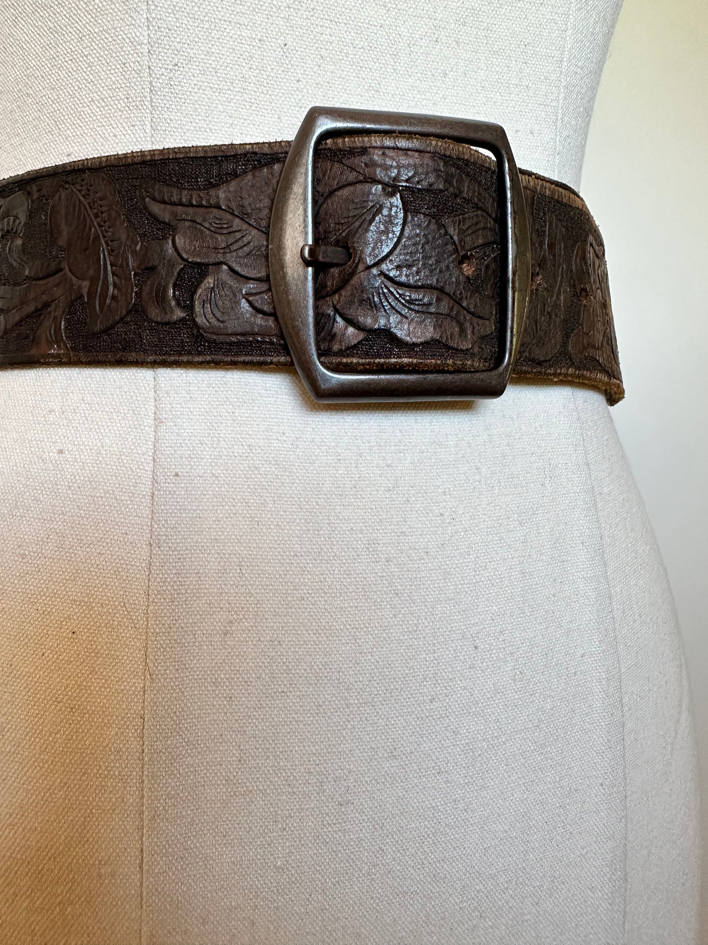 Vintage Tooled Leather Belt (86cm)