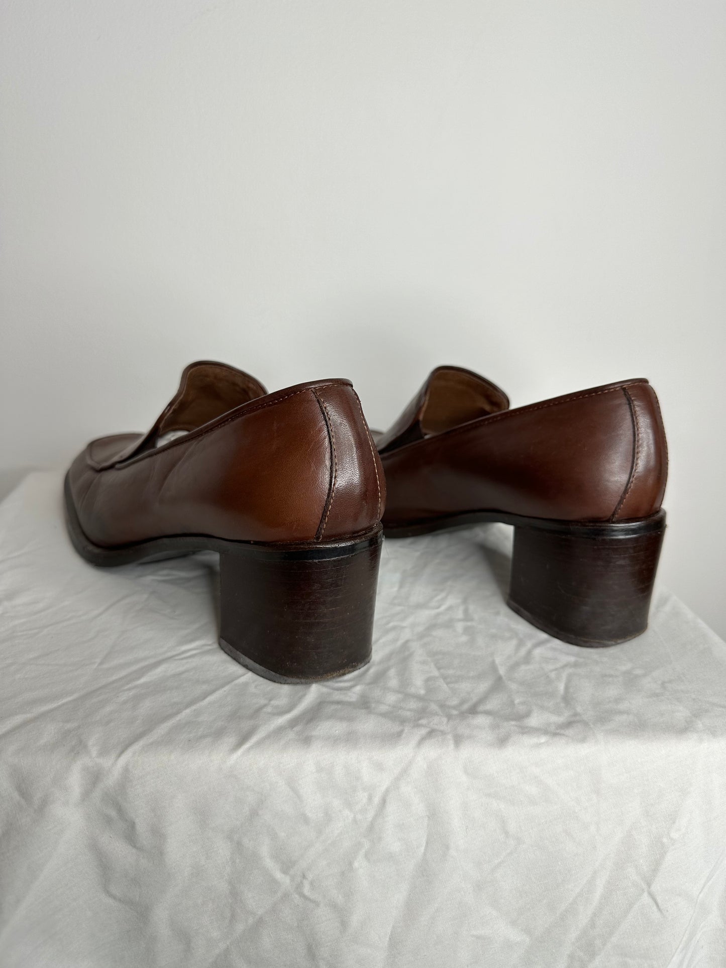 1990s Torretti Heeled Leather Loafers (US 8 / EU39)